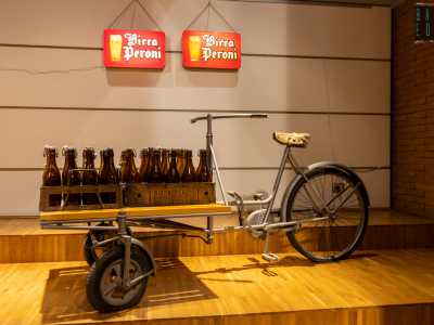 ...e biciclette porta-birra...